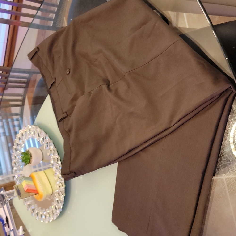 Haggar classic fit. Dress pant. Brown. 42x31